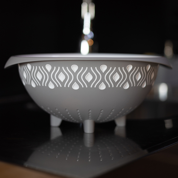 PASSOIRE A RIZ EN PLASTIQUE-22X11CM-TOSCA -GRIS BLANC – Image 3