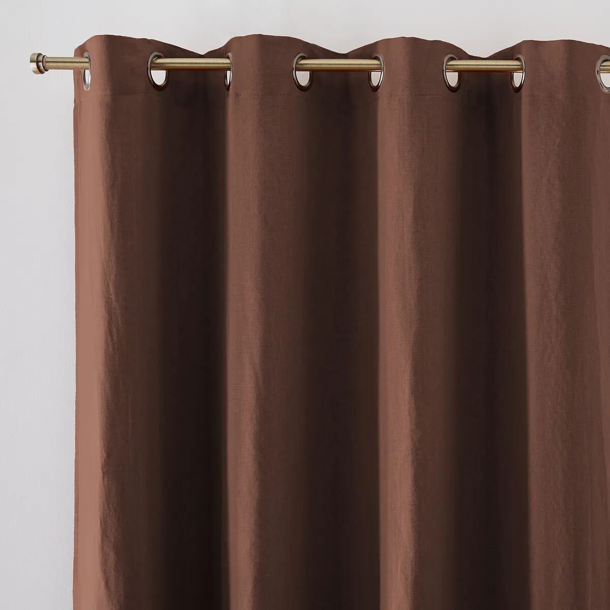 RIDEAU PRET A POSER-OCCULTANT-140X265CM-MARRON FONCE – Image 2