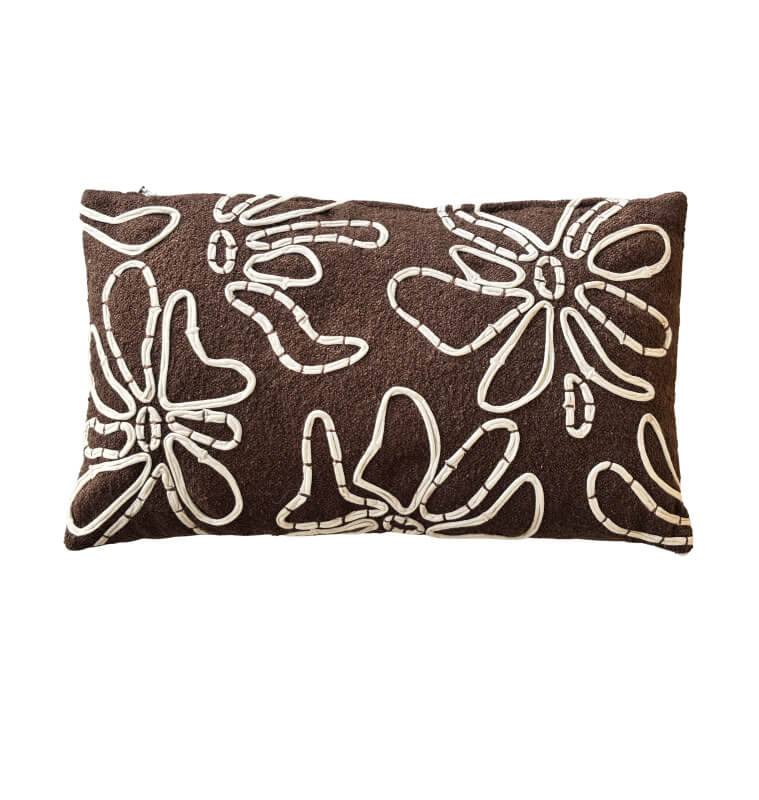coussin-deco-30-x-50-cm-marron-a-motifs-brodes