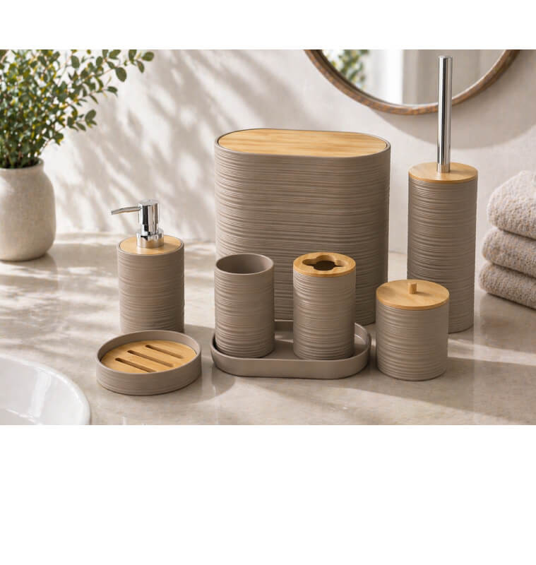 ensemble-salle-de-bain-plastique-taupe-et-bambou