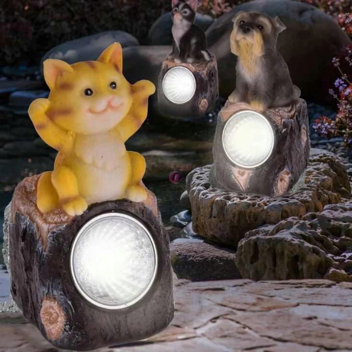 Lampa-solarna-pies-kot-11cm-na-pniu-drzewa-198400