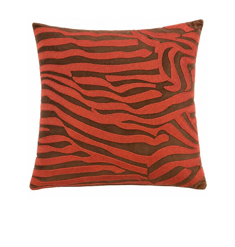 coussin-deco-en-velours-brode-orange-et-marron-50-x-50-cm