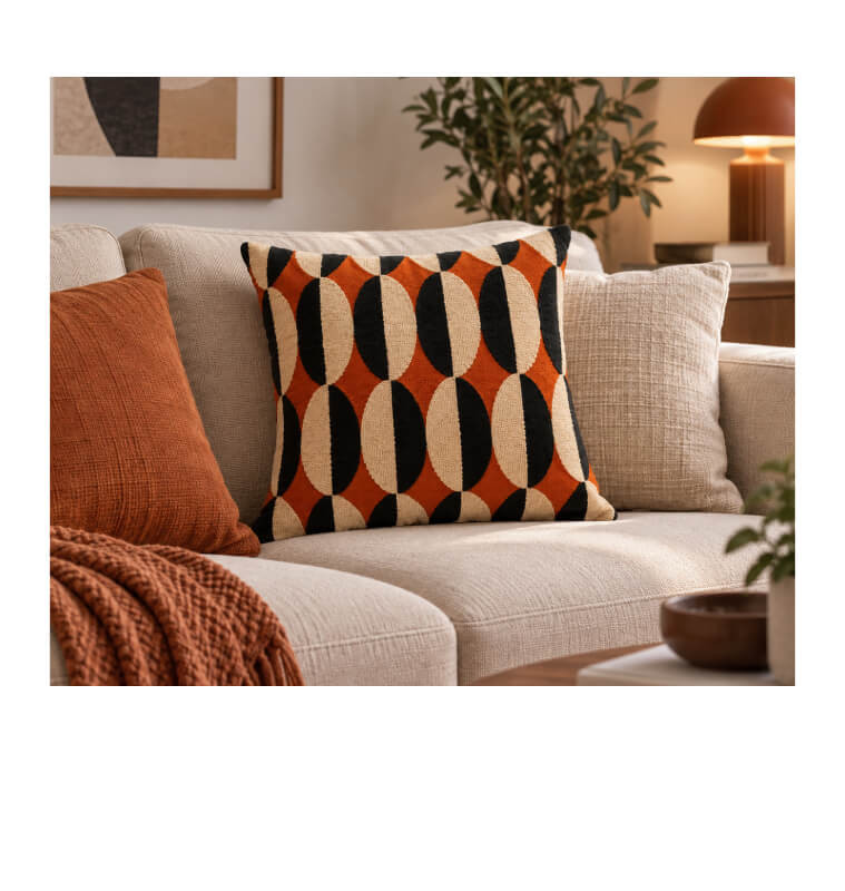 coussin-deco-en-velours-brode-terracotta-beige-et-noir-50-x-50-cm (1)