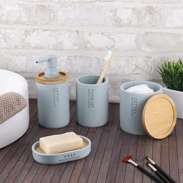 4-67101112-Light-Blue-Cotton-Box-With-Matching-Bathroom-Set-600x600